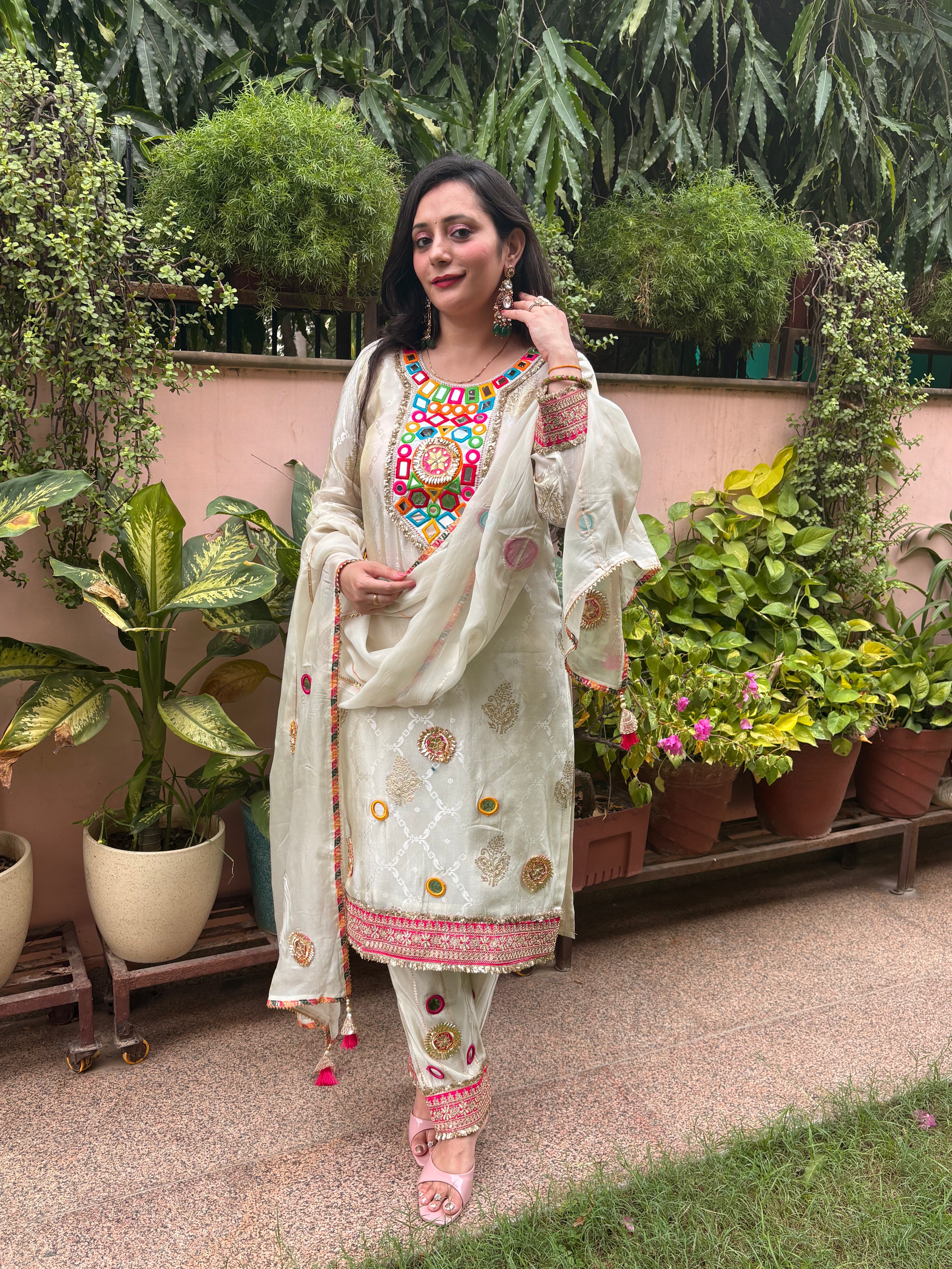 Elegant Off-White Self Banarasi Shimmer Kurta Set-3
