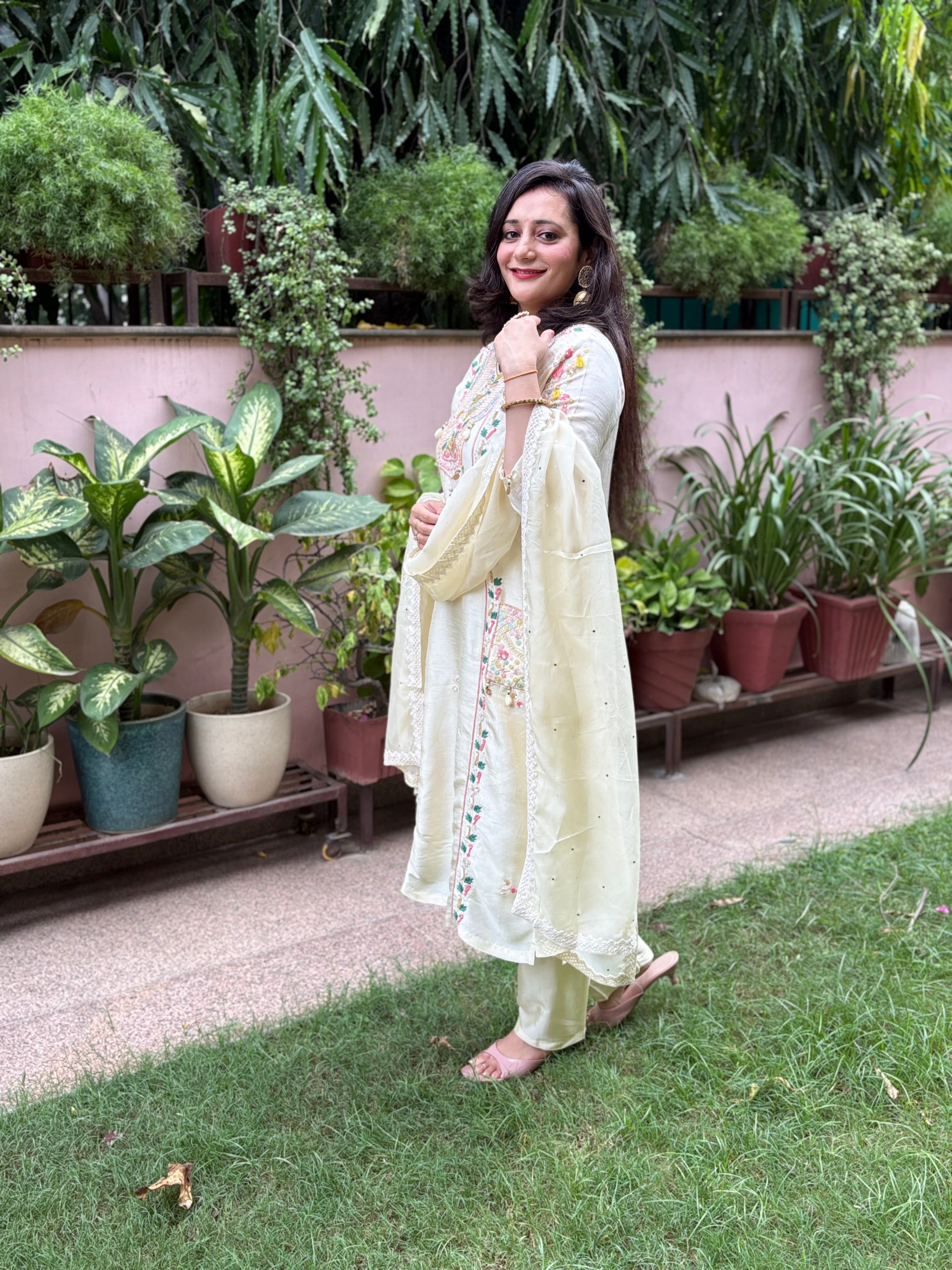 Elegant Off-White Silk Kurta Set with Colorful Resham Embroidery & Soft Organza Dupatta
