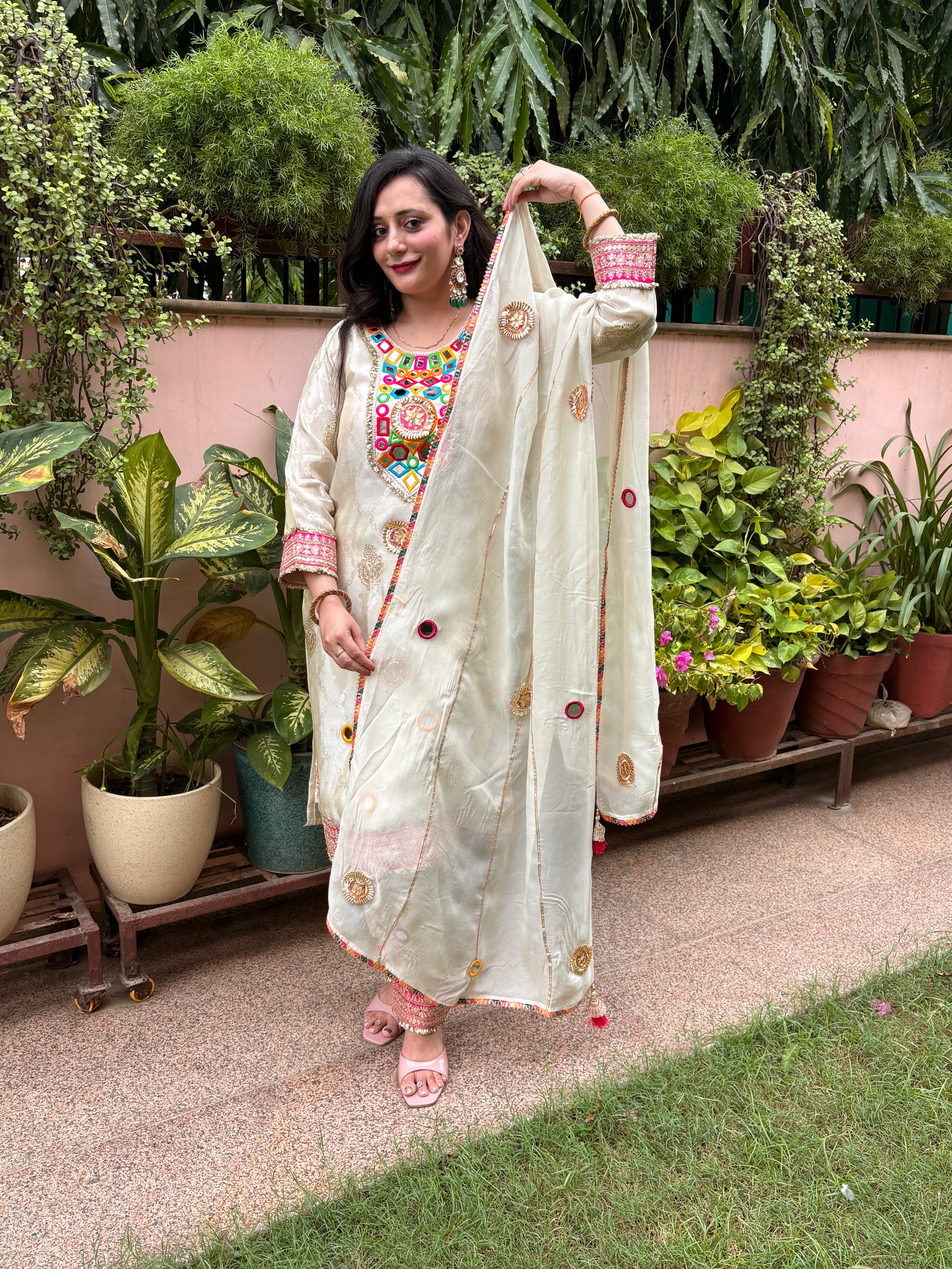 Elegant Off-White Self Banarasi Shimmer Kurta Set-3