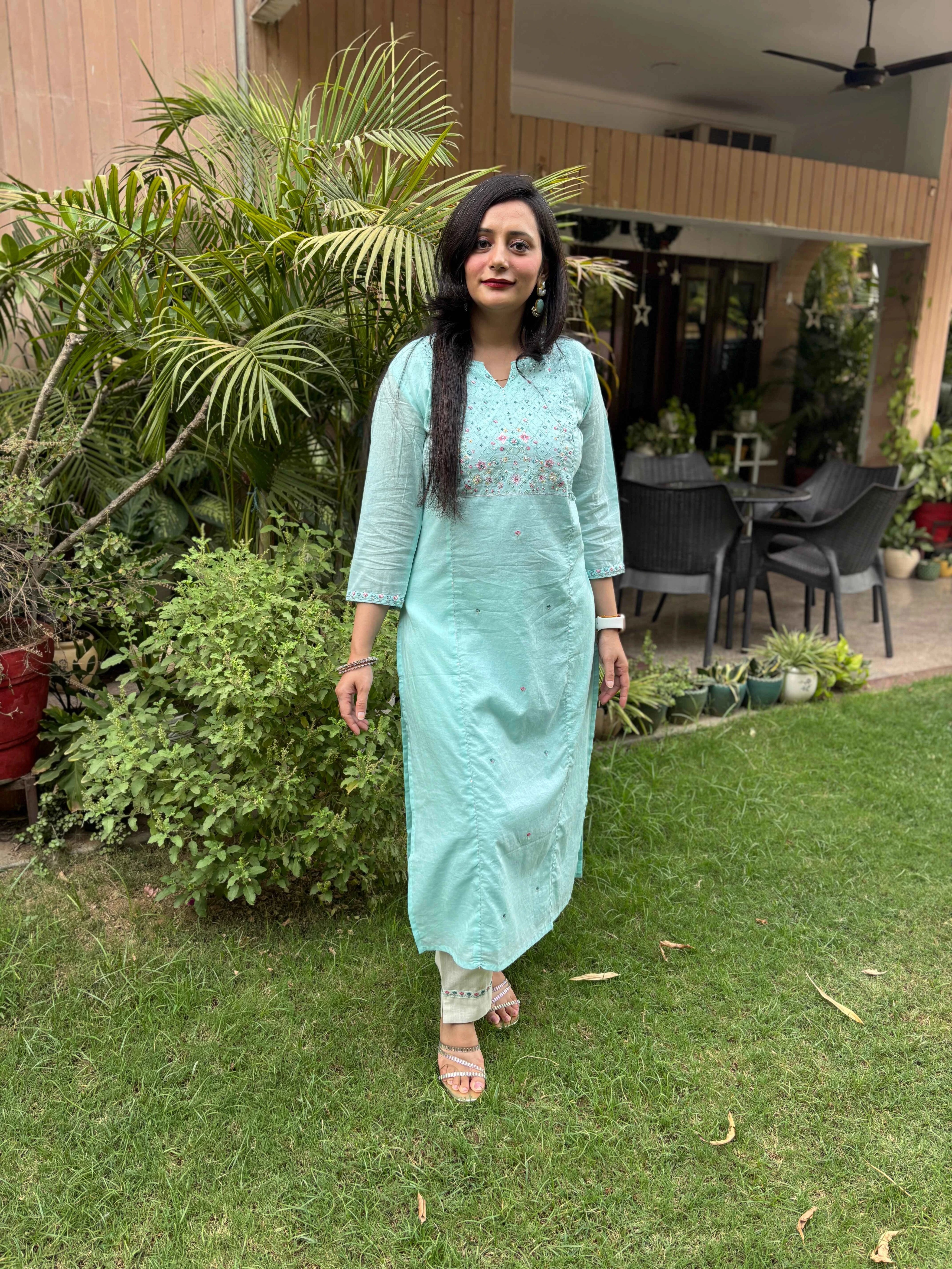 Women Embroidered Mal Cotton Kurti with Pant (Set of 2)