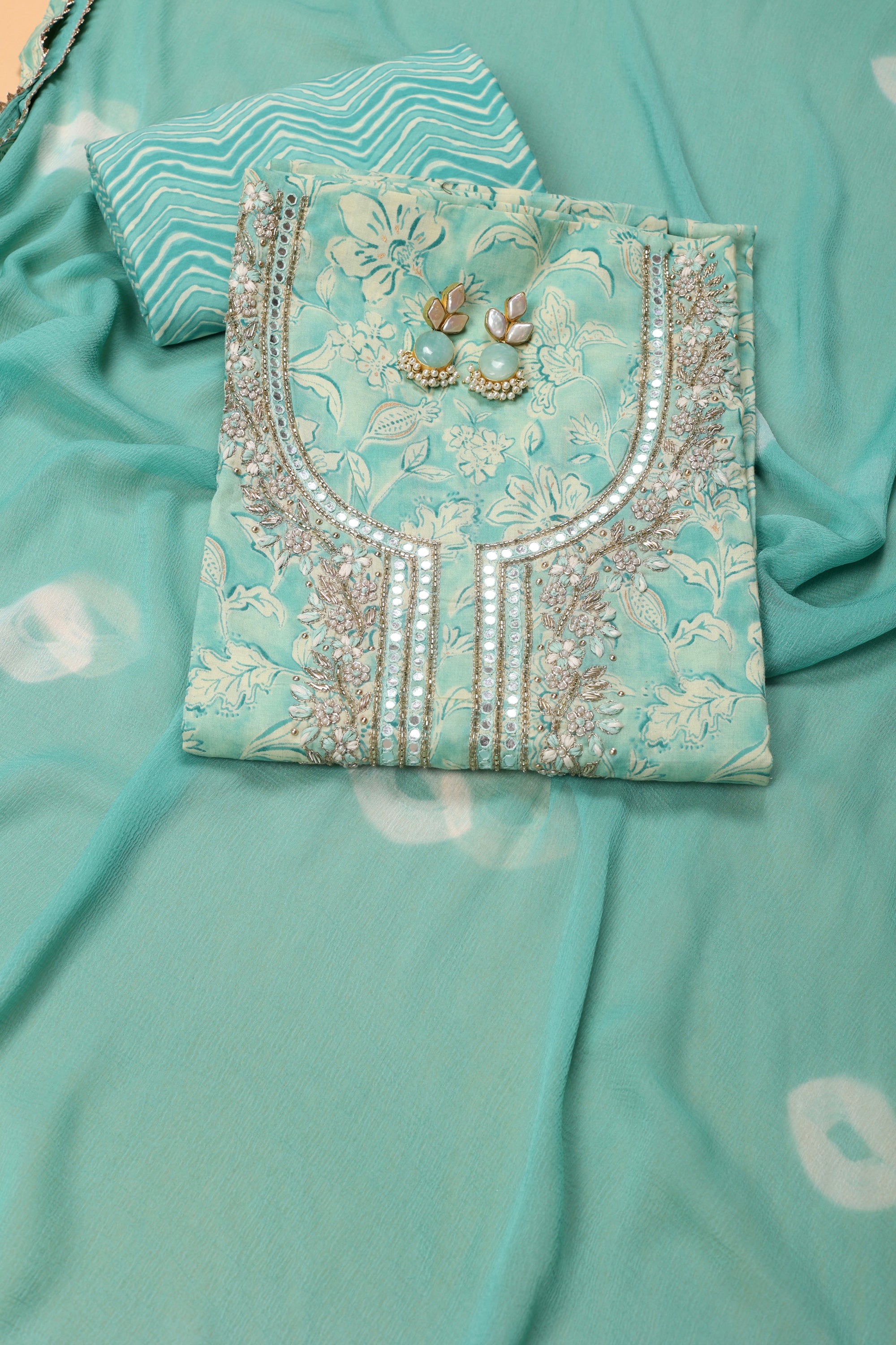 Cut Dana and Mirror Work Suit