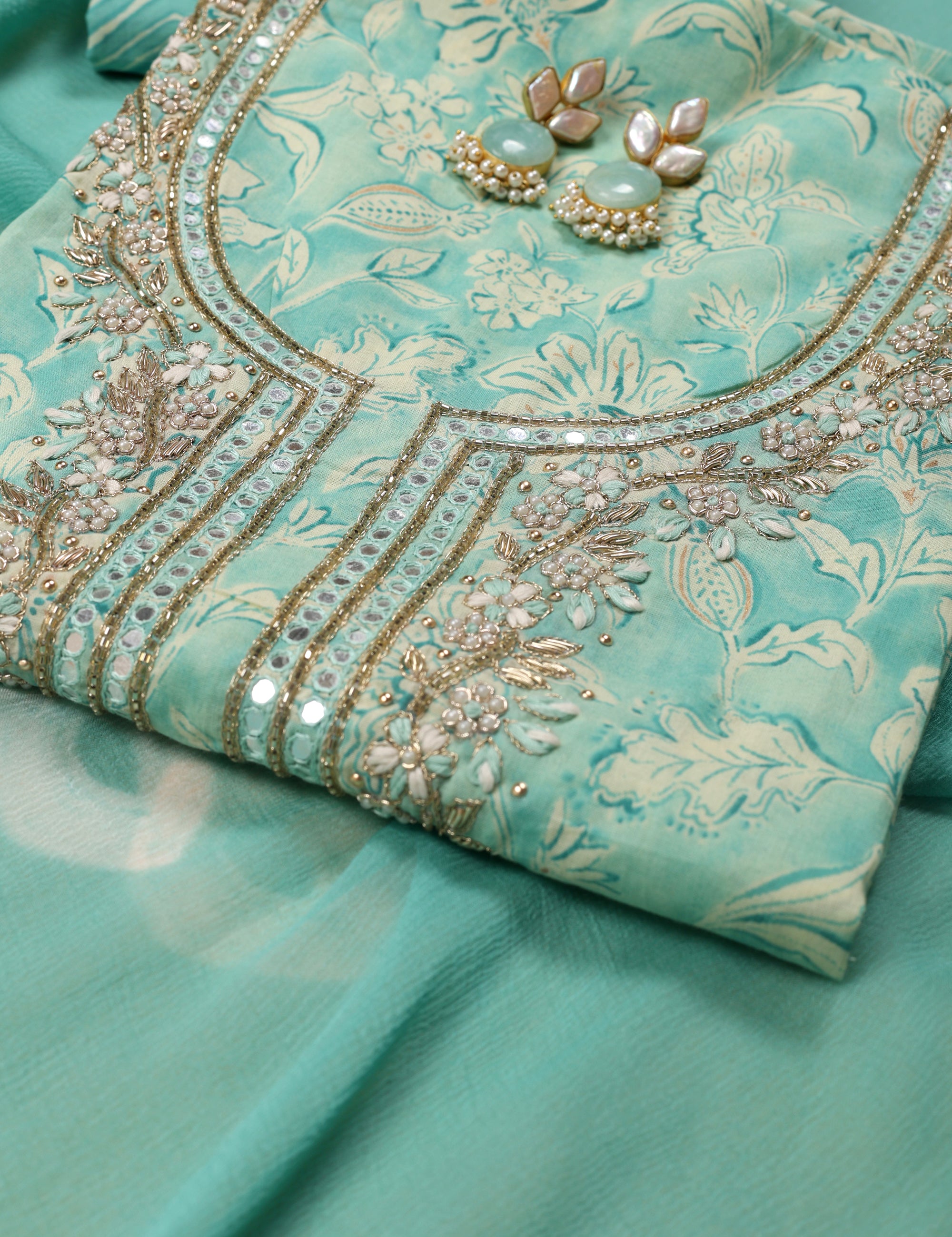 Cut Dana and Mirror Work Suit