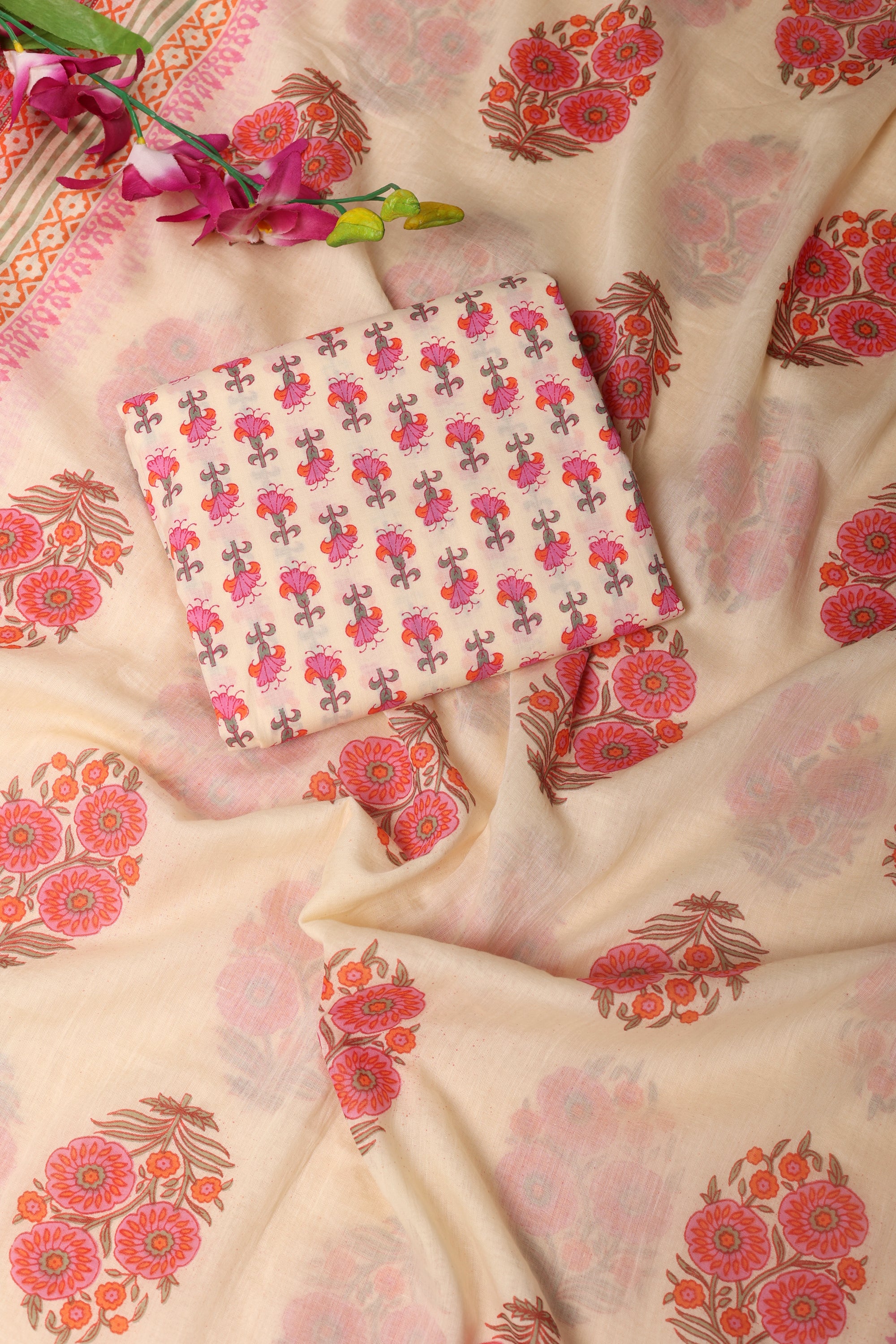 Printed Cotton Suit with Beautiful Neck