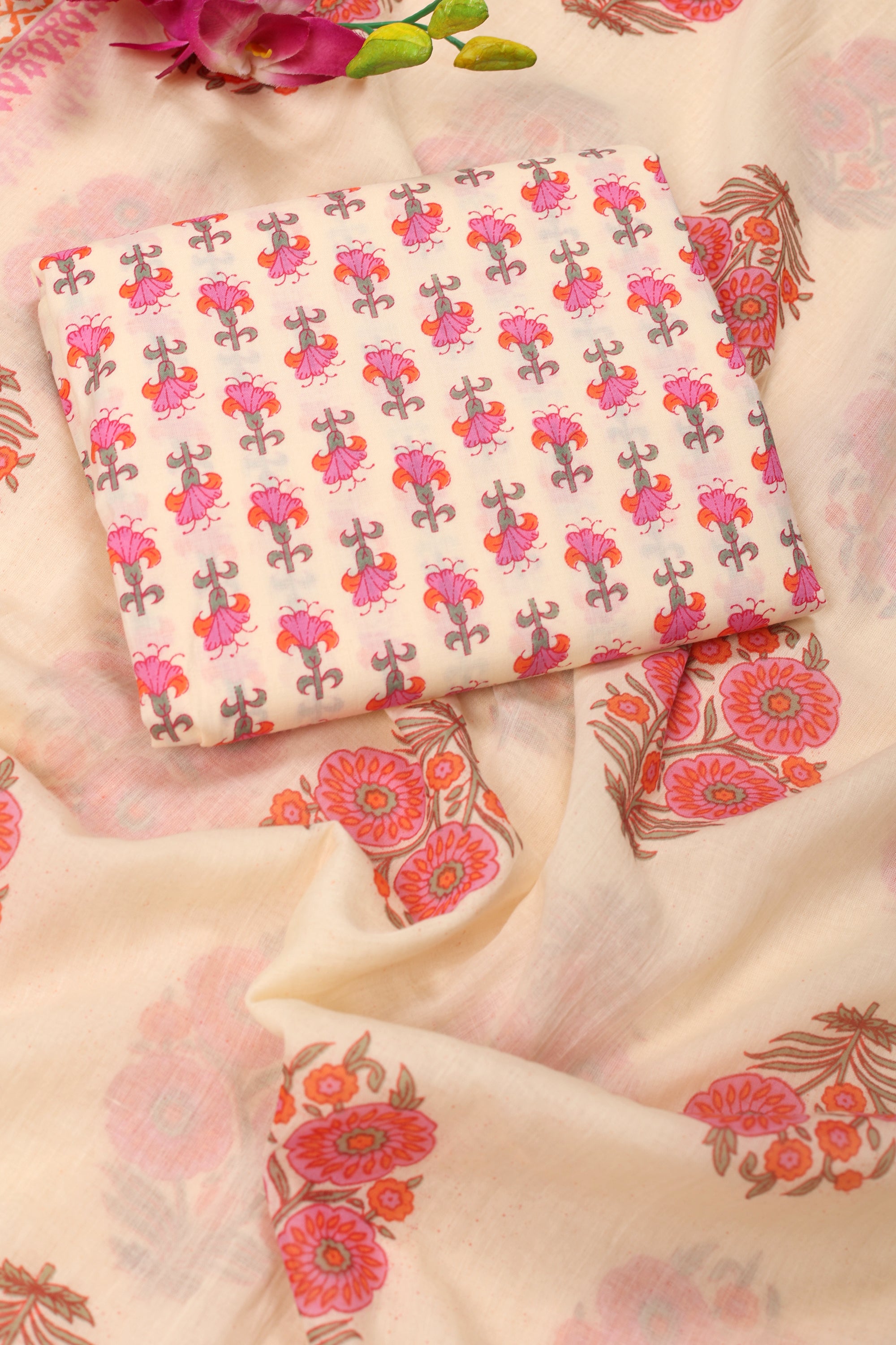 Printed Cotton Suit with Beautiful Neck