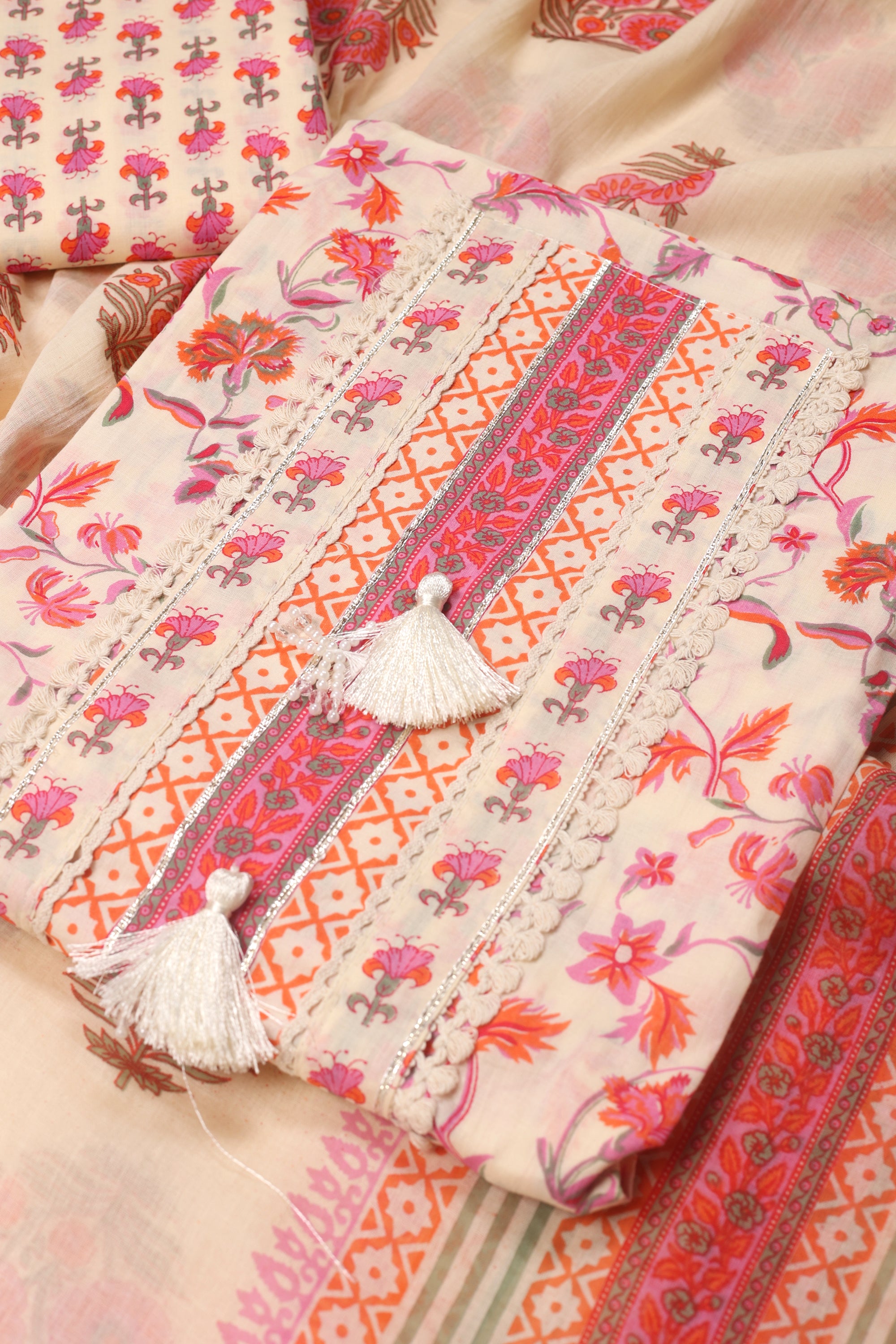 Printed Cotton Suit with Beautiful Neck