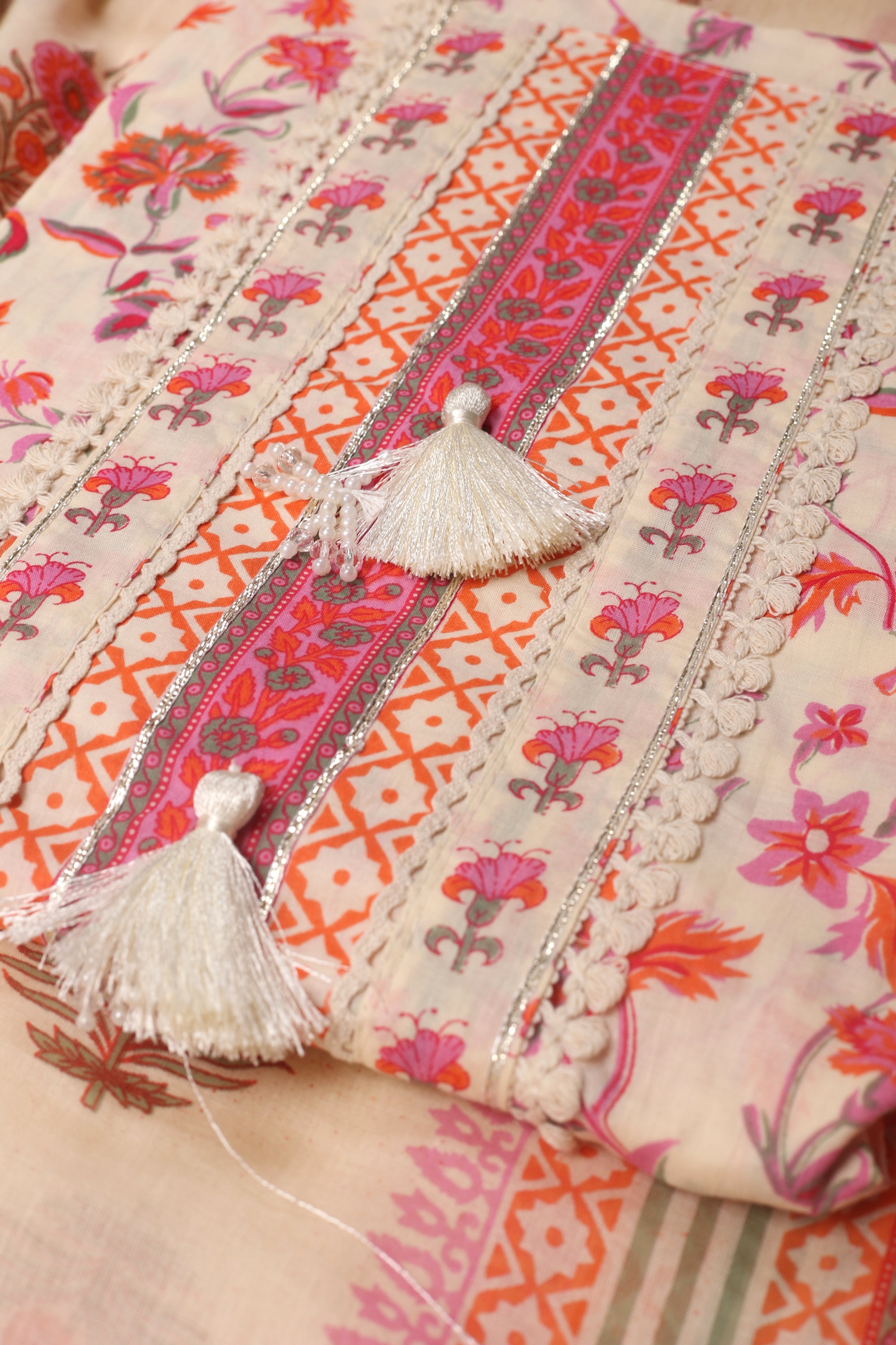 Printed Cotton Suit with Beautiful Neck