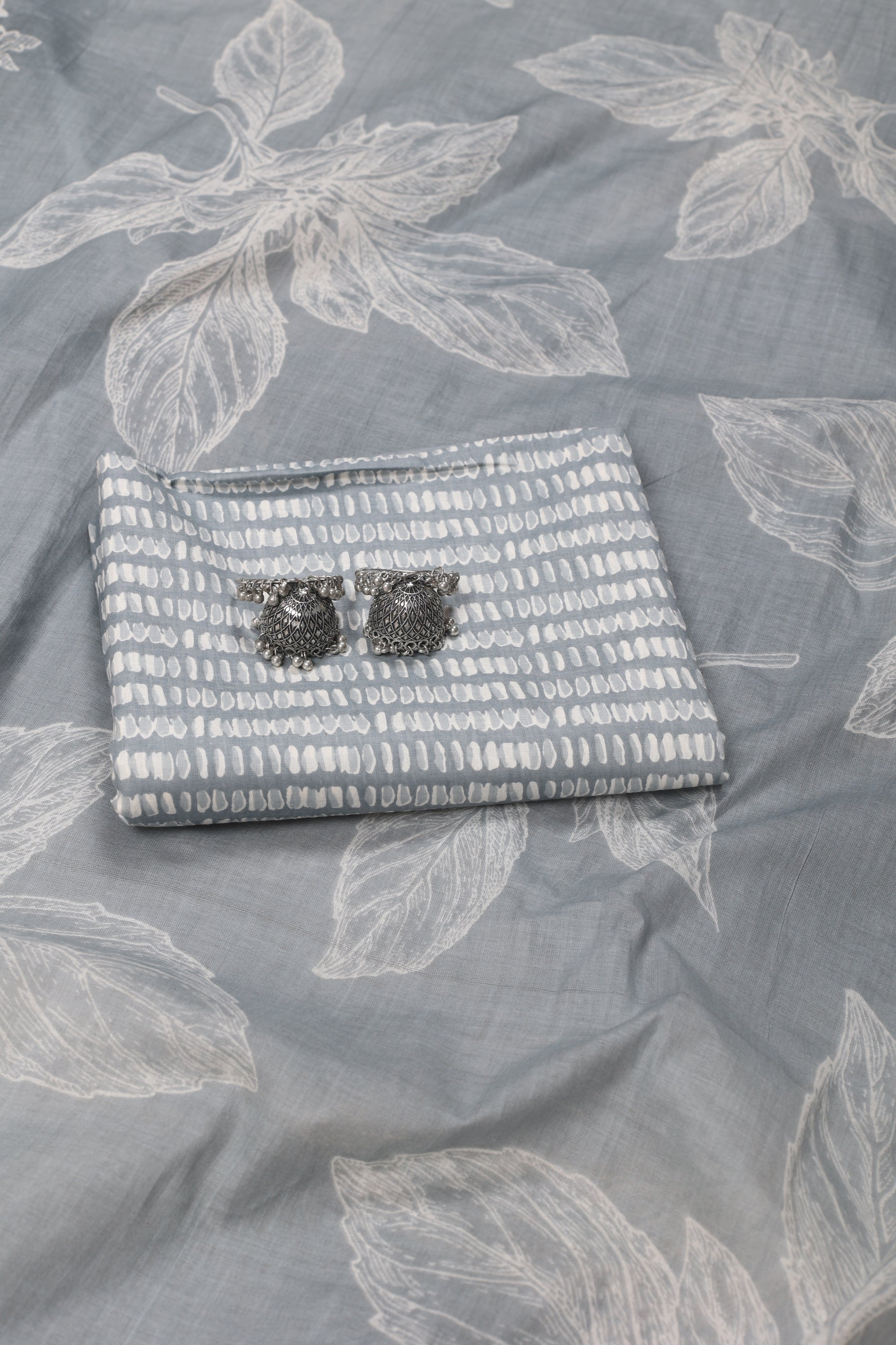 Cotton Suit with Elephant Work Neck