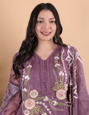 Pakistani Suit in Tissue Fabric
