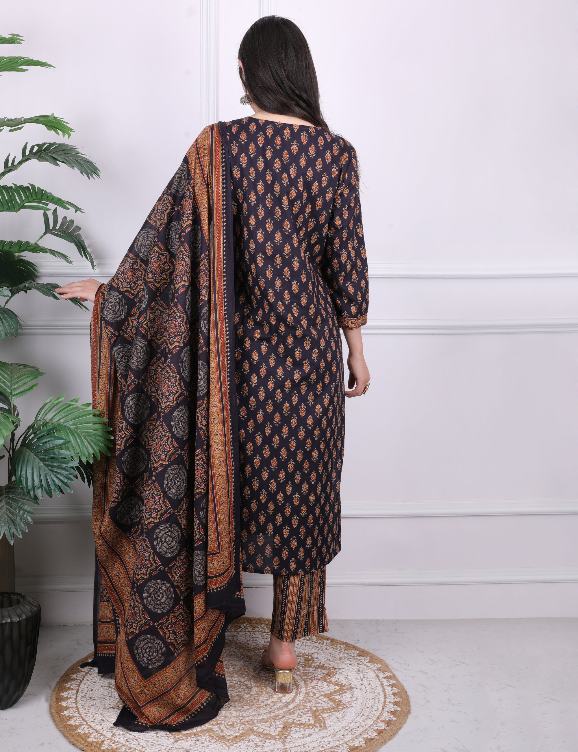 Sequin & Zari Kurti Set