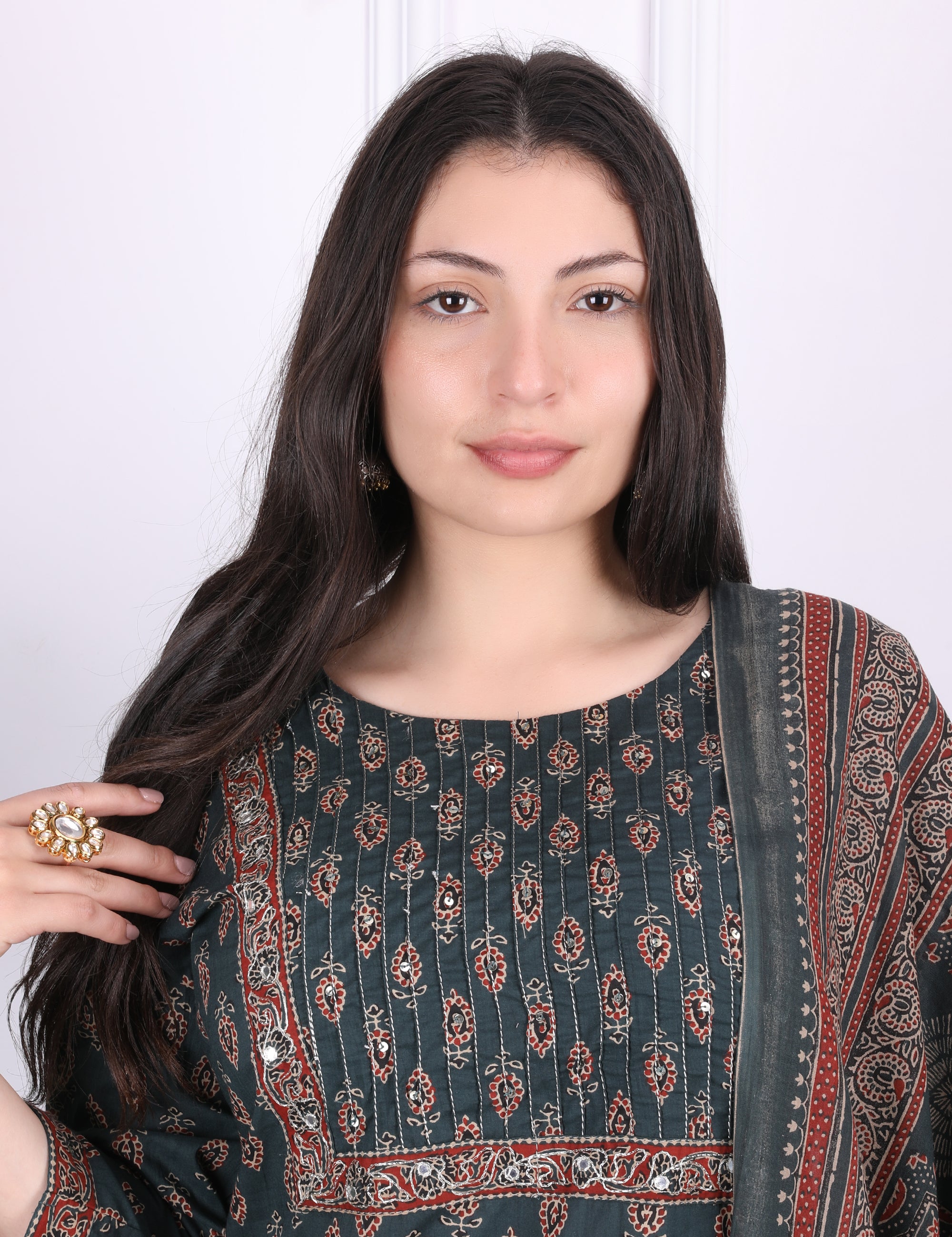 Sequin & Zari Kurti Set