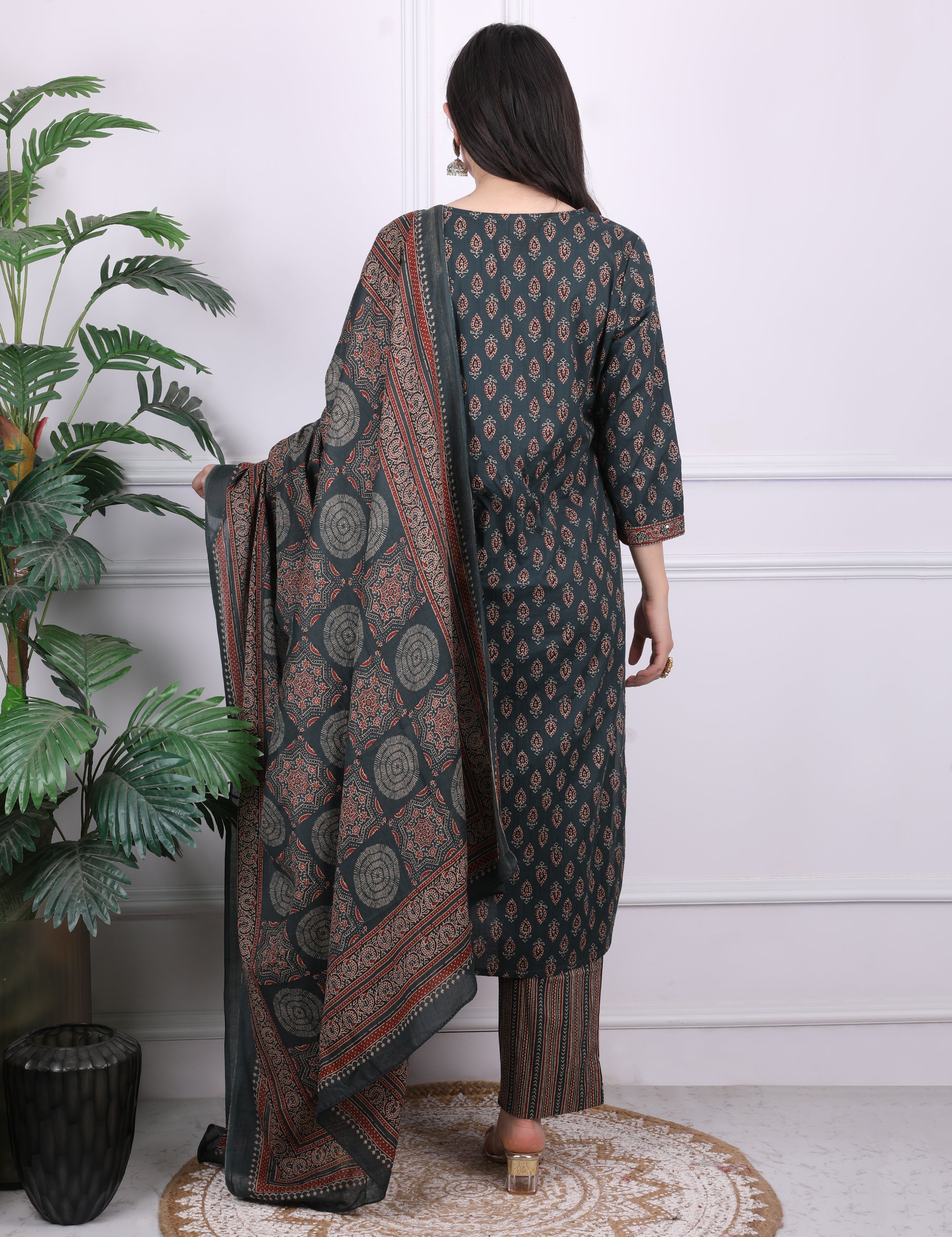 Sequin & Zari Kurti Set