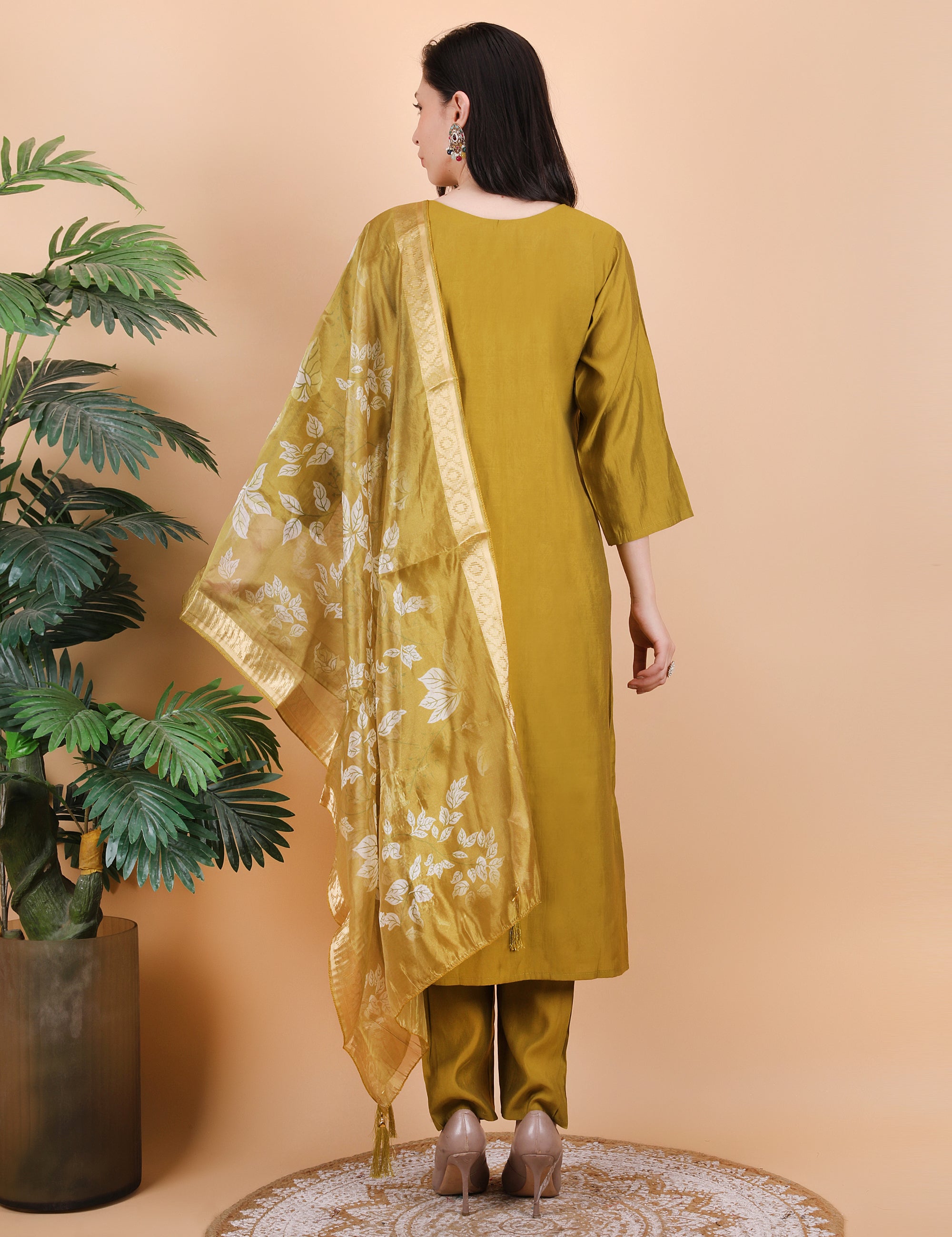 Henna V Neck Suit