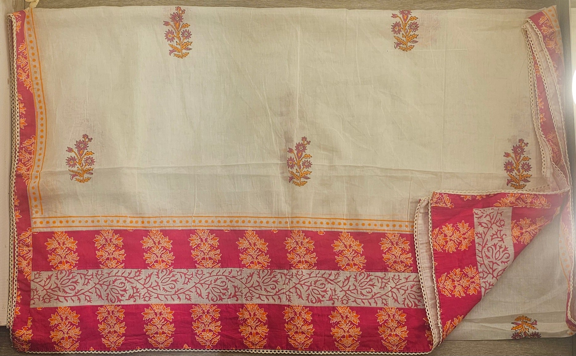 V-Neck Magenta Cotton Suit – Elegant & Comfortable Ethnic Wear