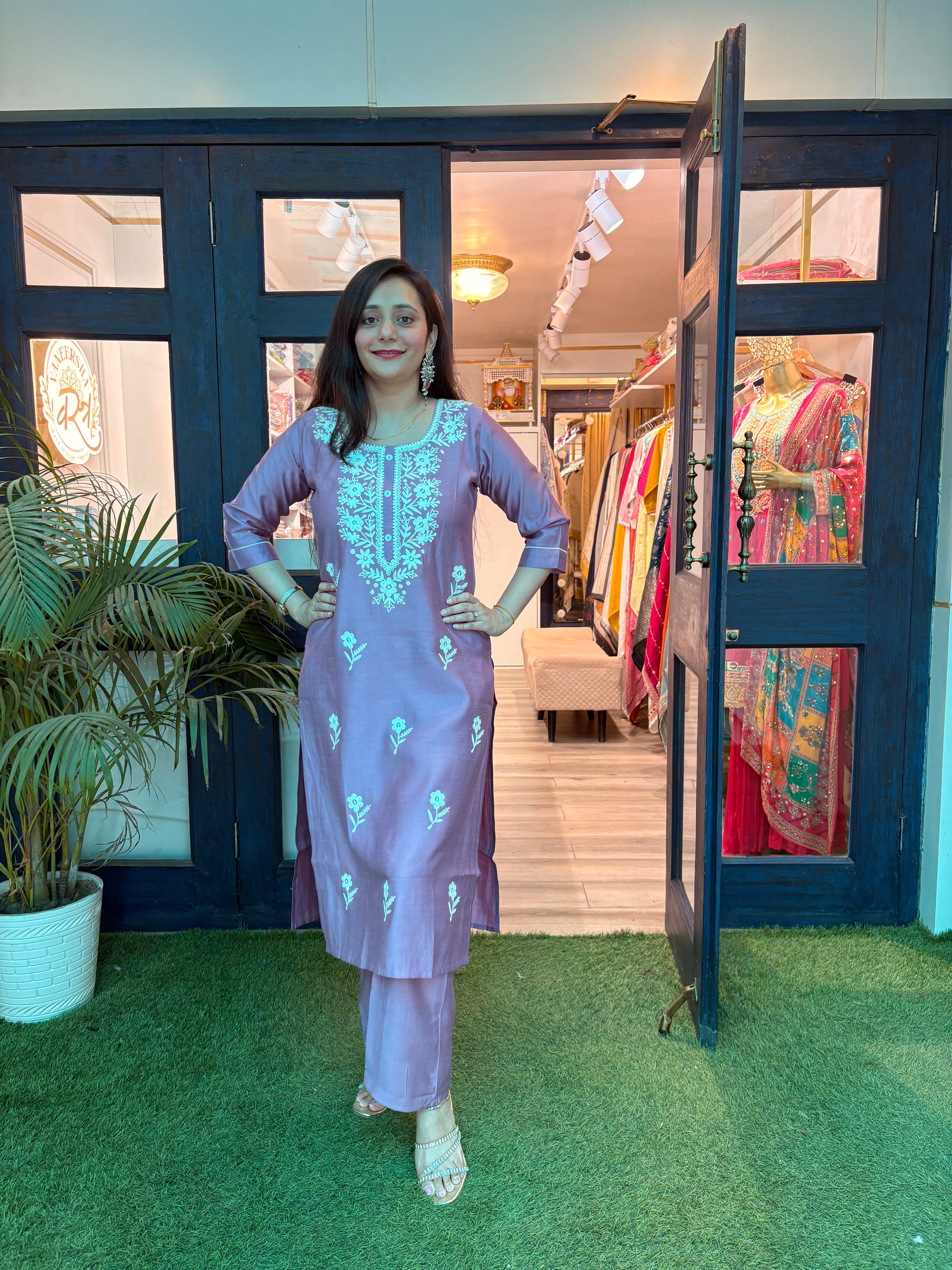 Women Embroidered Straight Fit Kurta With Pant (Set of 2)